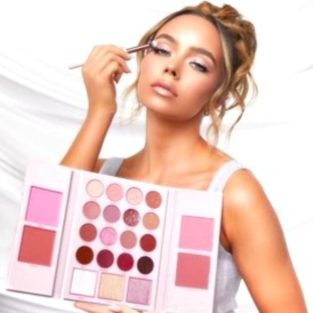 Angelic Shadow and Face Palette